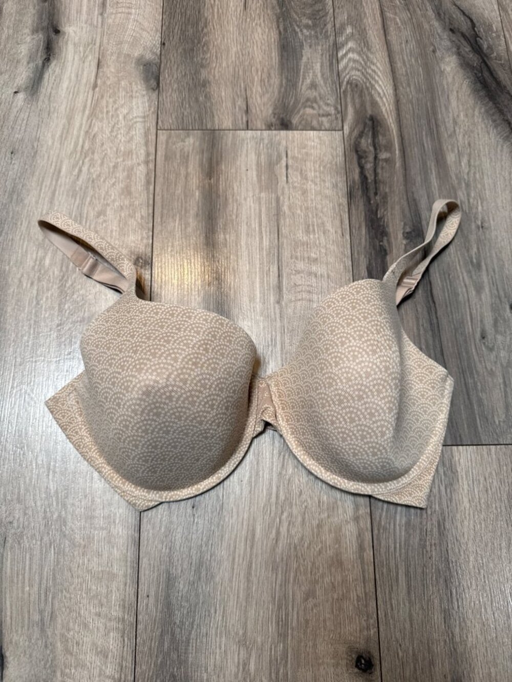 Warners Womens Lightly Lined Underwire Bra Beige Dot Pattern 36D